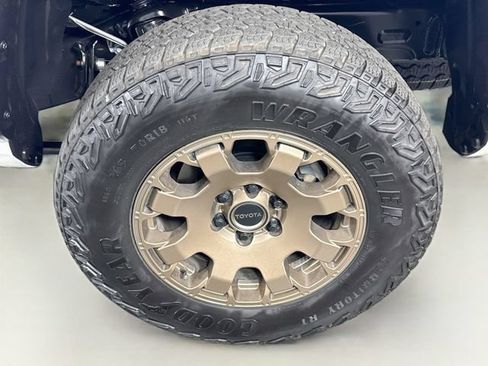 Certified 2025 Toyota Tacoma 4x4 Double Cab Hybrid image 31