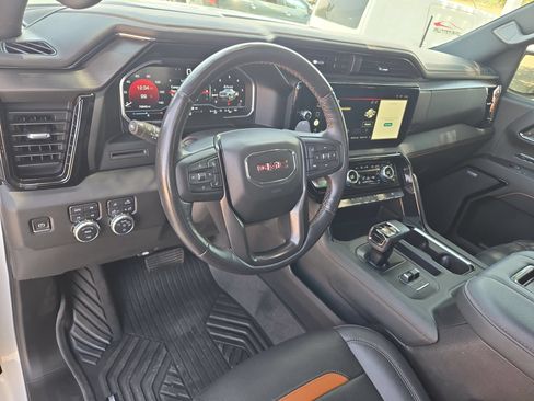 Certified 2022 GMC Sierra 1500 AT4 w/ AT4 Premium Package AWD/4WD image 10