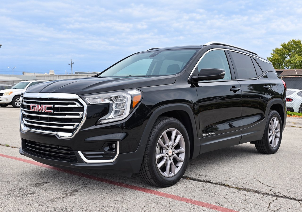 Certified 2023 GMC Terrain SLT FWD image 3