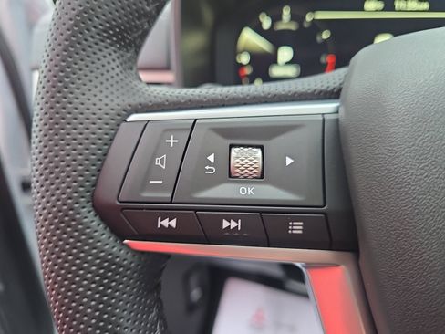 New 2025 Mitsubishi Outlander SE image 17