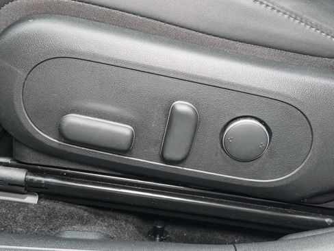 Used 2024 Hyundai Kona Limited FWD image 7