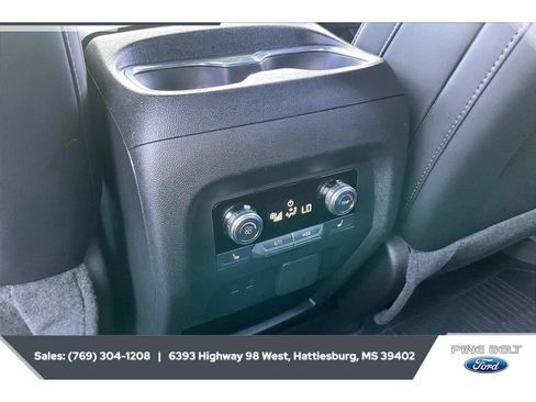 Used 2025 GMC Acadia Elevation w/ Elevation Premium Package FWD image 25