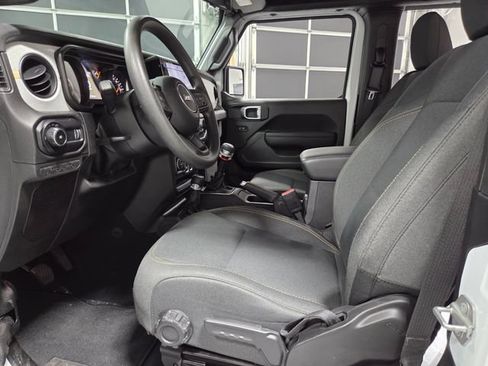Used 2025 Jeep Wrangler Sport AWD/4WD image 5
