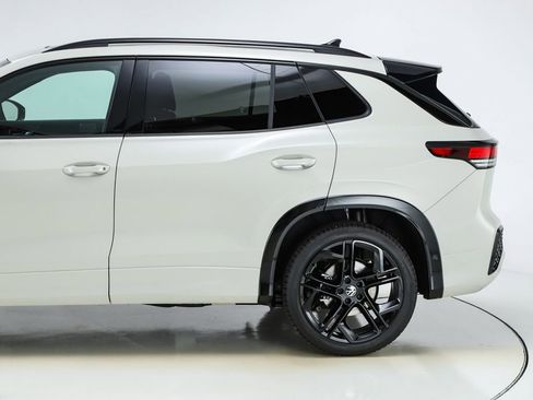 New 2026 Volkswagen Tiguan SE R-Line image 43