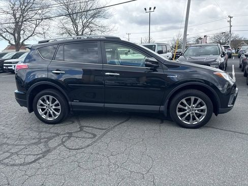 Used 2017 Toyota RAV4 Limited AWD/4WD image 5