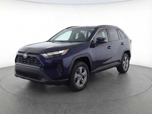 Used 2025 Toyota RAV4 XLE image 1