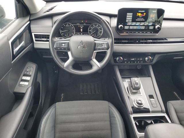 Used 2023 Mitsubishi Outlander SE FWD image 25