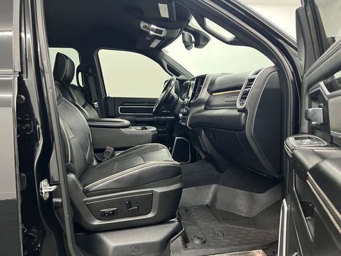 Used 2020 RAM 2500 Laramie w/ Night Edition image 21