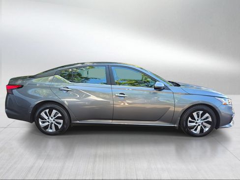 Used 2020 Nissan Altima 2.5 S FWD image 2