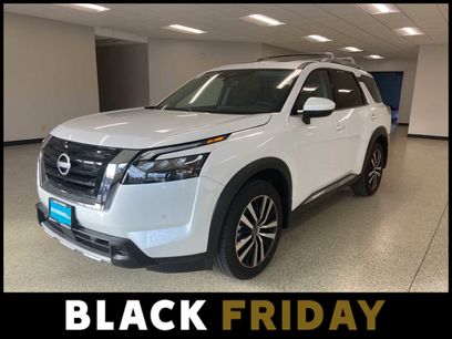 Used 2025 Nissan Pathfinder Platinum w/ Cargo Package