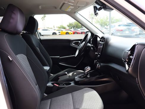 Used 2020 Kia Soul EX FWD image 34