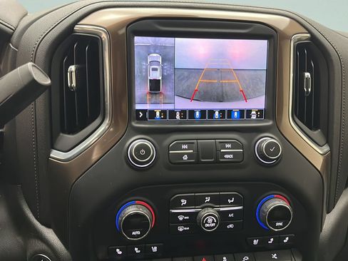 Used 2020 Chevrolet Silverado 1500 High Country w/ Technology Package AWD/4WD image 30