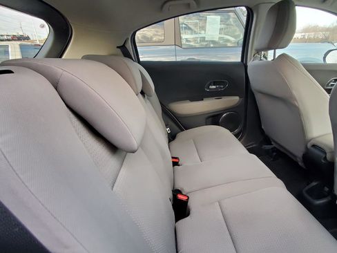 Used 2021 Honda HR-V EX image 6