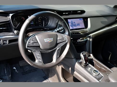 Used 2023 Cadillac XT5 Premium Luxury w/ LPO, Floor Liner Package AWD/4WD image 13