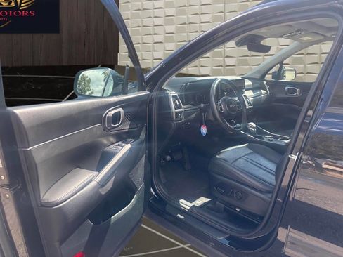 Used 2023 Kia Sorento S w/ Panoramic Sunroof Package FWD image 9