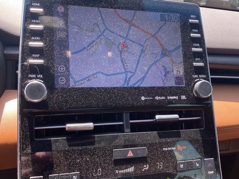 Used 2020 Toyota Avalon Limited w/ Advanced Safety Package FWD image 6