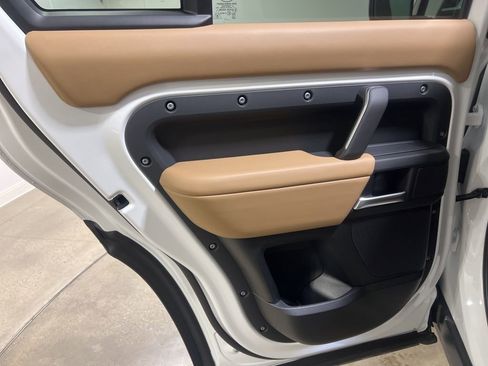 Used 2025 Land Rover Defender 110 S image 20
