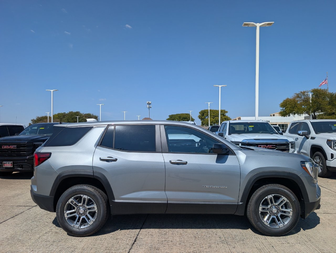 New 2027 GMC Terrain Elevation w/ LPO, Floor Liner Package FWD image 3