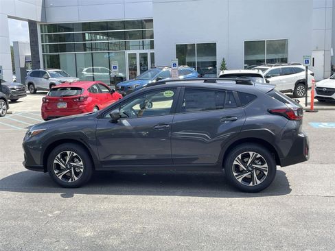 Used 2025 Subaru Crosstrek 2.0i Premium image 2