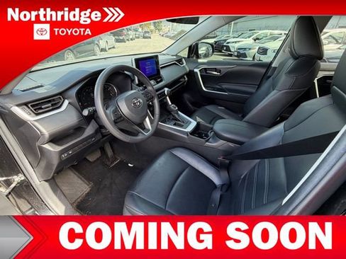Used 2023 Toyota RAV4 XLE Premium image 5