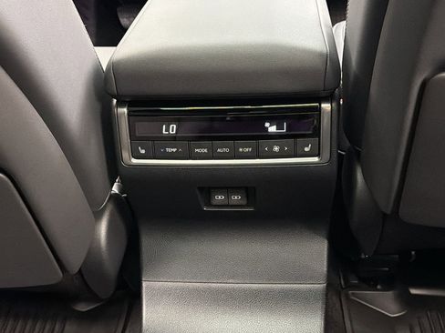 Used 2026 Lexus GX 550 w/ Accessory Package (2T) image 39