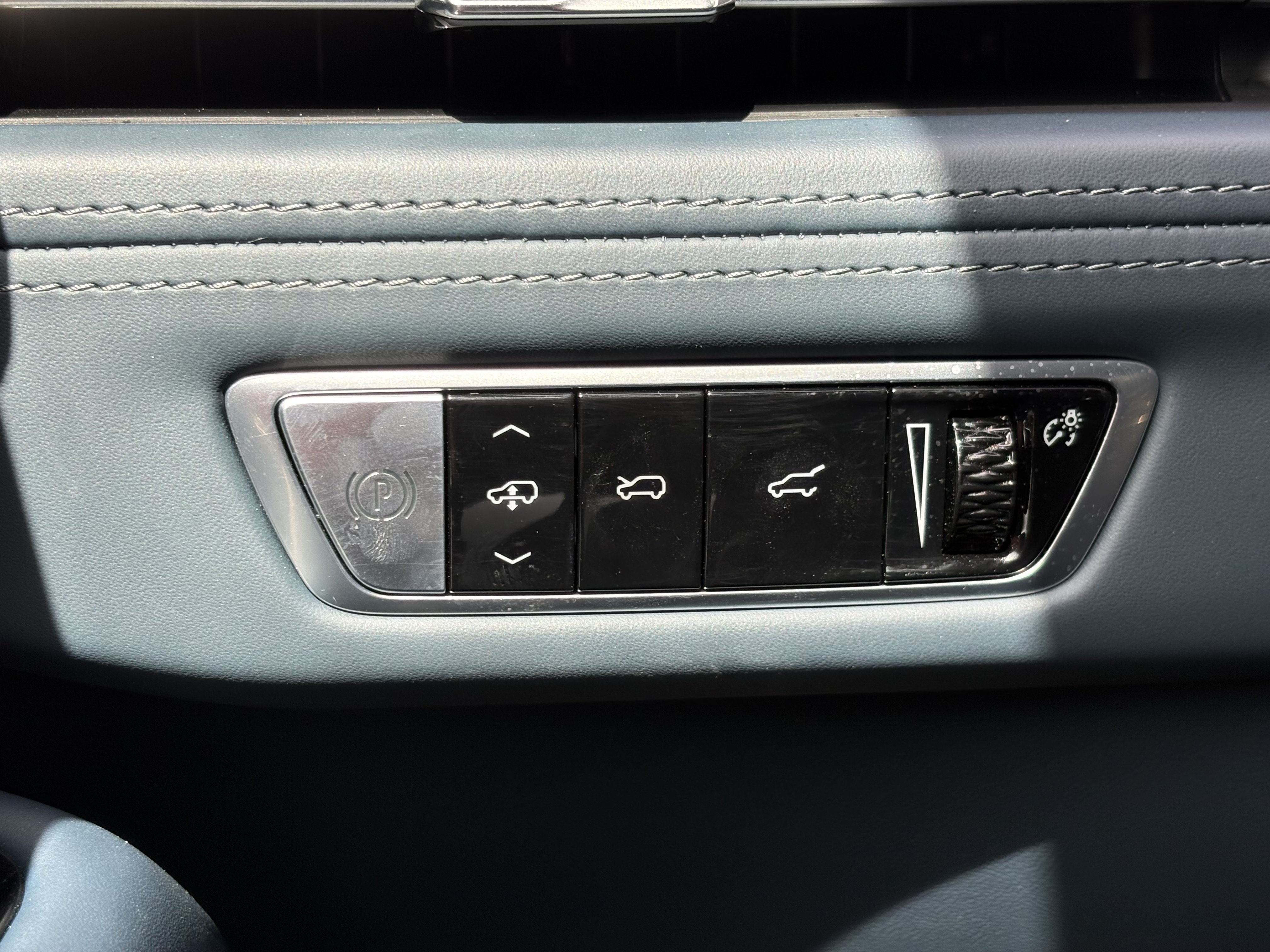 Certified 2026 Cadillac Escalade IQ Sport 2 AWD/4WD image 33
