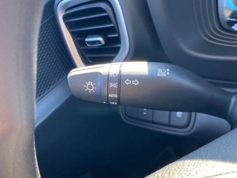 New 2026 Hyundai Venue SE FWD image 18