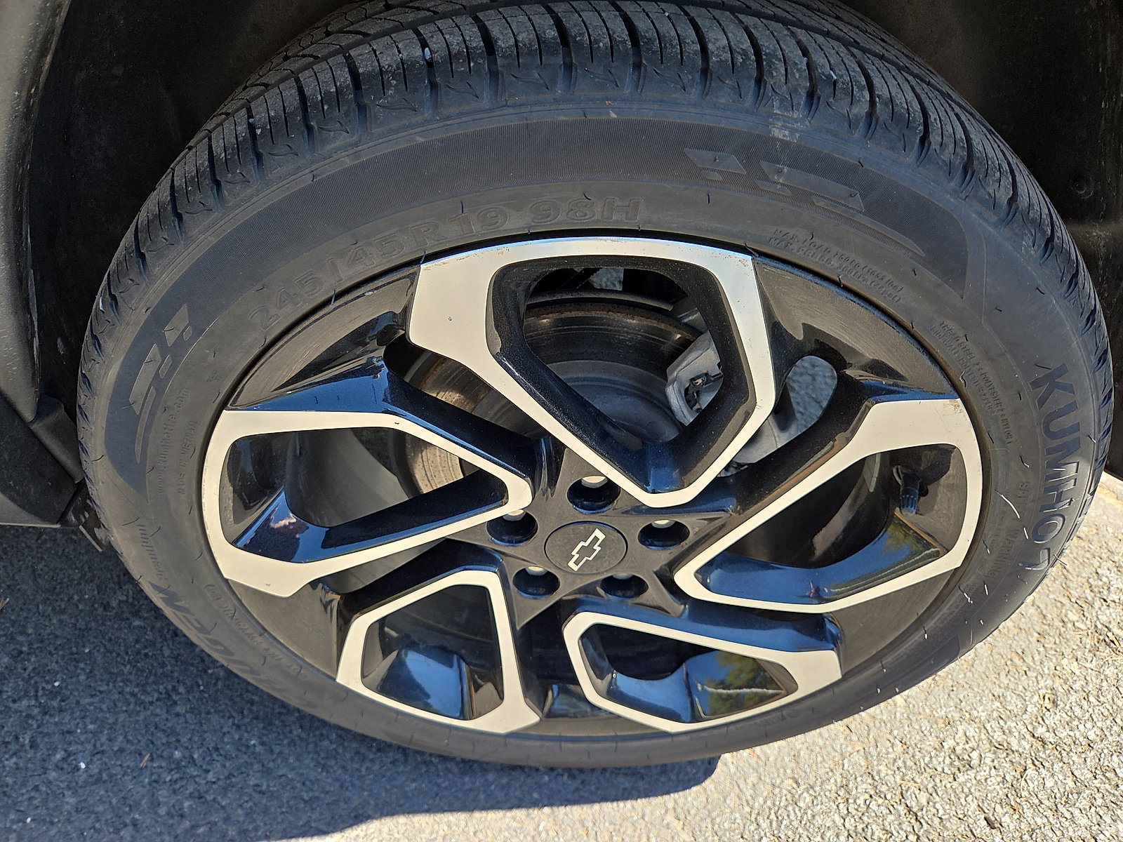 Used 2024 Chevrolet Trax RS w/ Sunroof Package FWD image 11