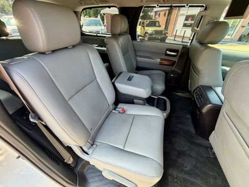 Used 2017 Toyota Sequoia Platinum AWD/4WD image 11