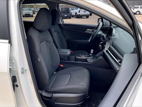 Used 2024 Kia Sportage LX AWD/4WD image 7