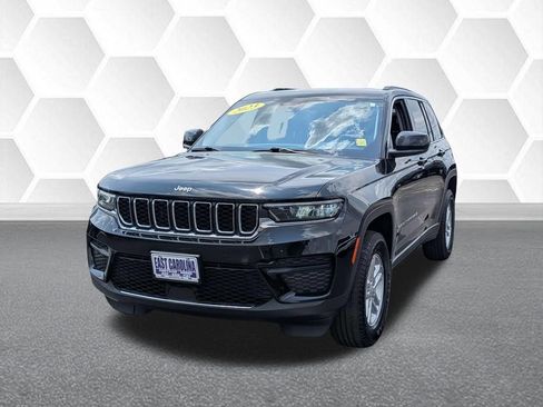 Certified 2023 Jeep Grand Cherokee Laredo w/ MOPAR Finishing Package AWD/4WD image 7