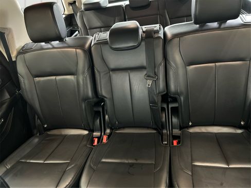 Used 2024 Ford Expedition XLT image 13