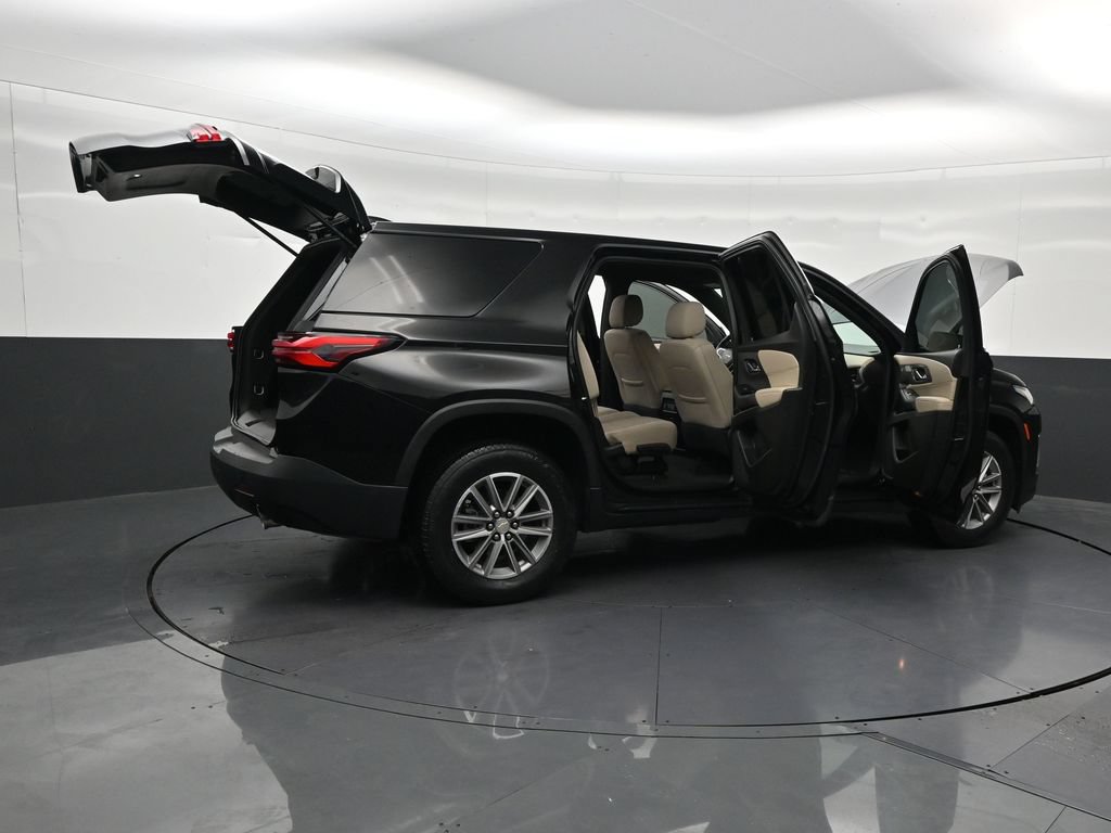 Used 2023 Chevrolet Traverse LS FWD image 33