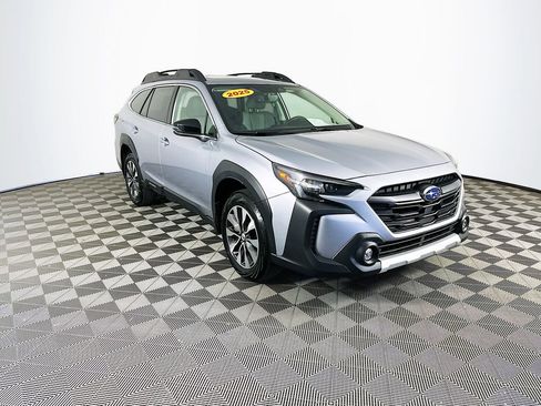 Certified 2025 Subaru Outback Limited AWD/4WD image 2