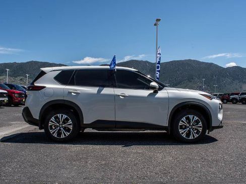 Used 2021 Nissan Rogue SV FWD image 4