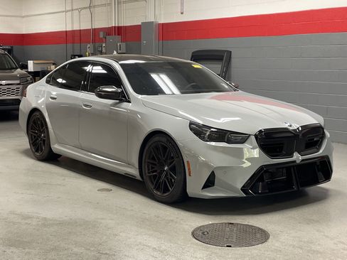 Used 2026 BMW M5 w/ Carbon Package AWD/4WD image 2