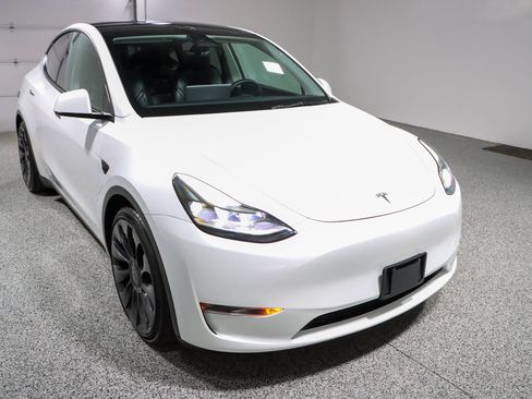 Used 2023 Tesla Model Y Performance AWD/4WD image 5
