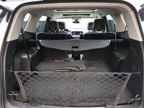 Used 2019 GMC Acadia Denali w/ Technology Package AWD/4WD image 25