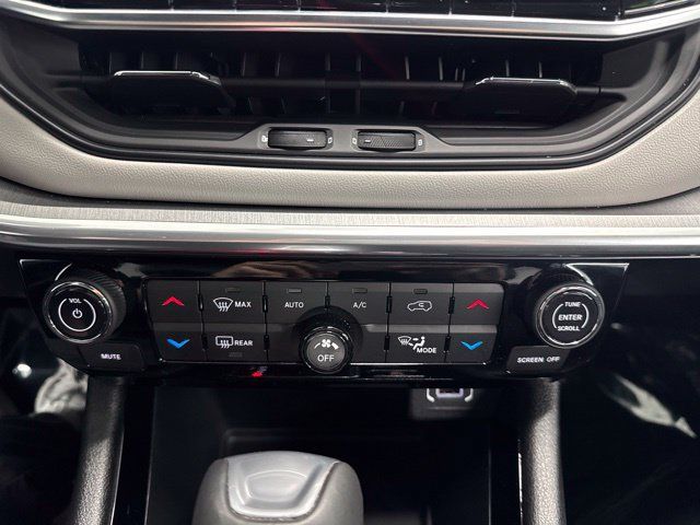 Used 2024 Jeep Compass Limited AWD/4WD image 39