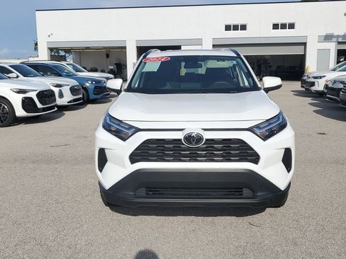 Used 2024 Toyota RAV4 XLE w/ Convenience Package FWD image 9