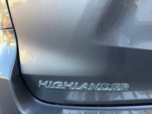 Used 2015 Toyota Highlander Limited image 24