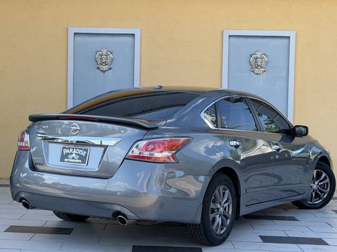 Used 2015 Nissan Altima 2.5 S w/ Sport Value Package FWD image 4