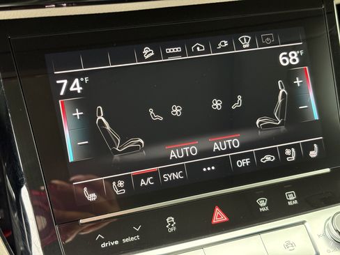 Used 2021 Audi e-tron Prestige w/ Prestige Package image 24