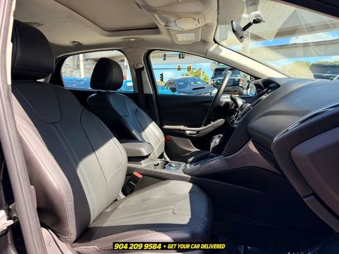 Used 2014 Ford Focus Titanium FWD image 35