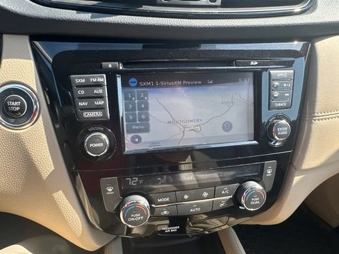 Used 2017 Nissan Rogue SL FWD image 12