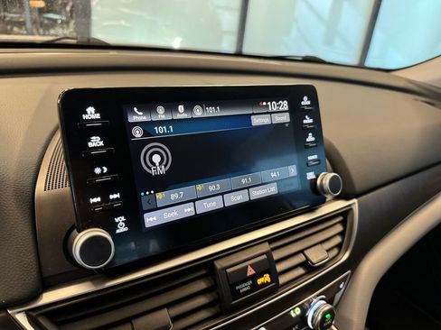 Used 2018 Honda Accord EX-L image 13