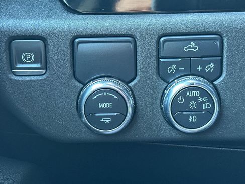 Certified 2023 GMC Sierra 1500 Elevation image 34