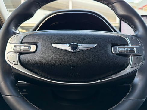 Used 2023 Genesis GV70 2.5T w/ Advanced Package image 23