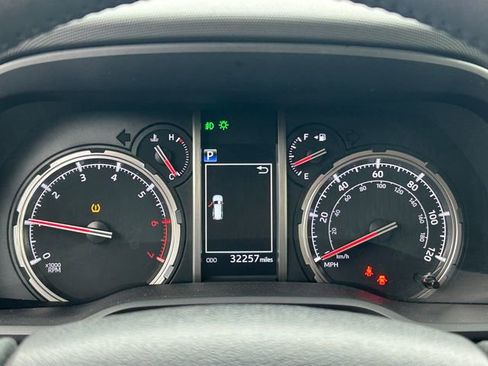 Used 2024 Toyota 4Runner TRD Off-Road AWD/4WD image 23
