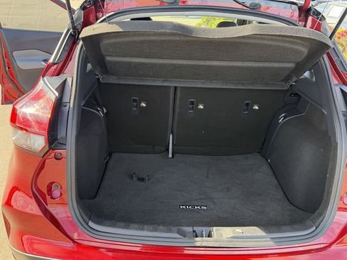 Used 2021 Nissan Kicks SR w/ SR Premium Package image 22